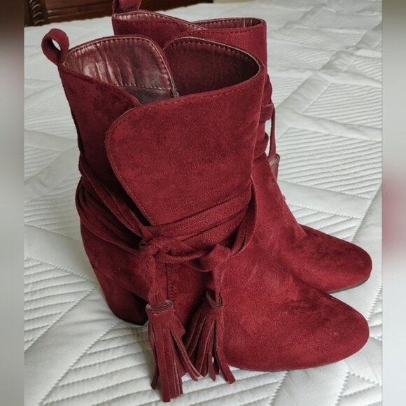 REFRESH Women's Faux Suede Almond Toe Tasseled Chunky Heeled Bootie Wine SZ 6 - Picture 3 of 11